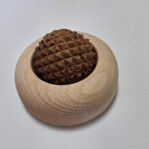 Maser za dlan s kroglico